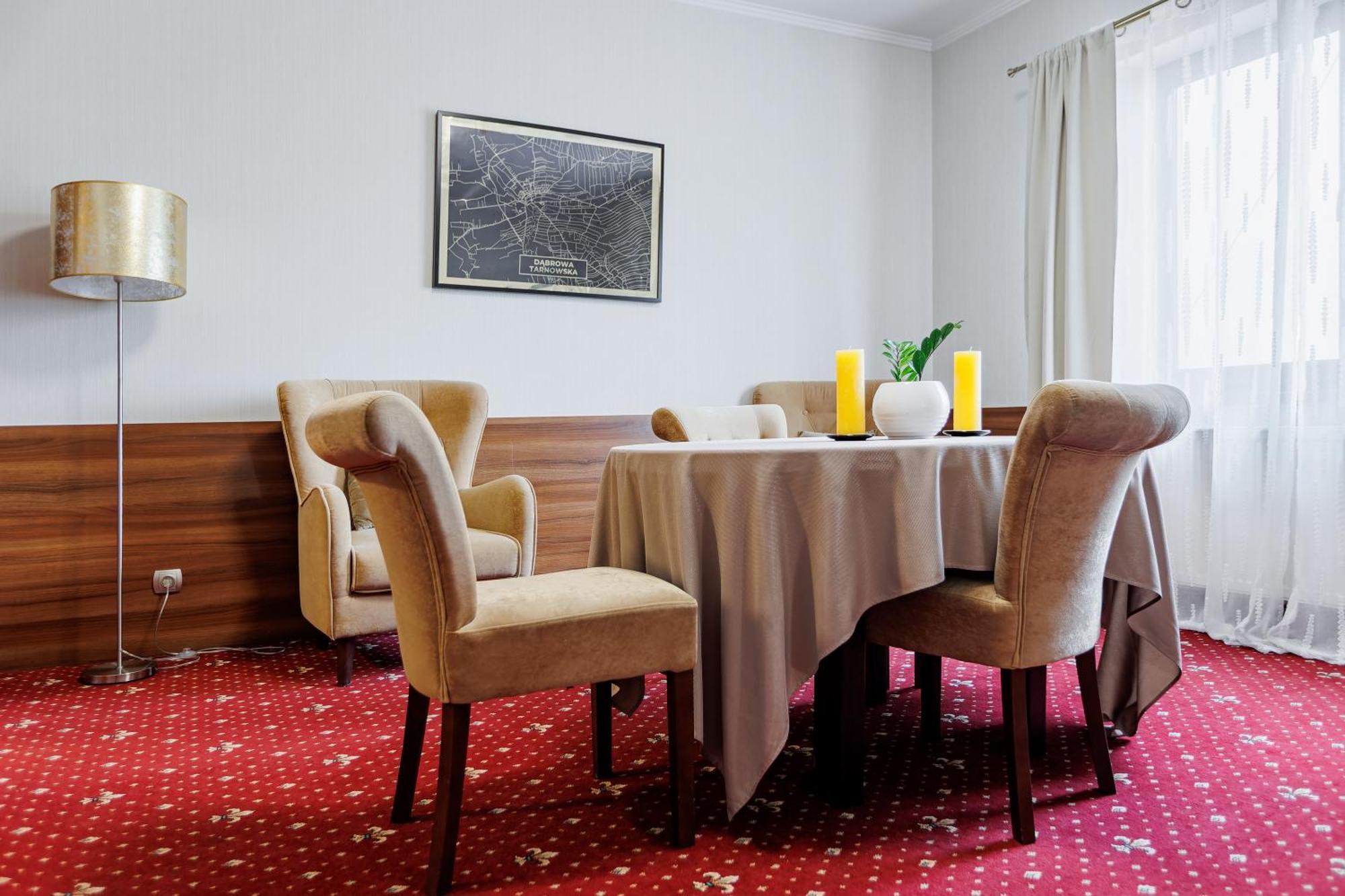Hotel Cristal Park Dabrowa Tarnowska Ngoại thất bức ảnh