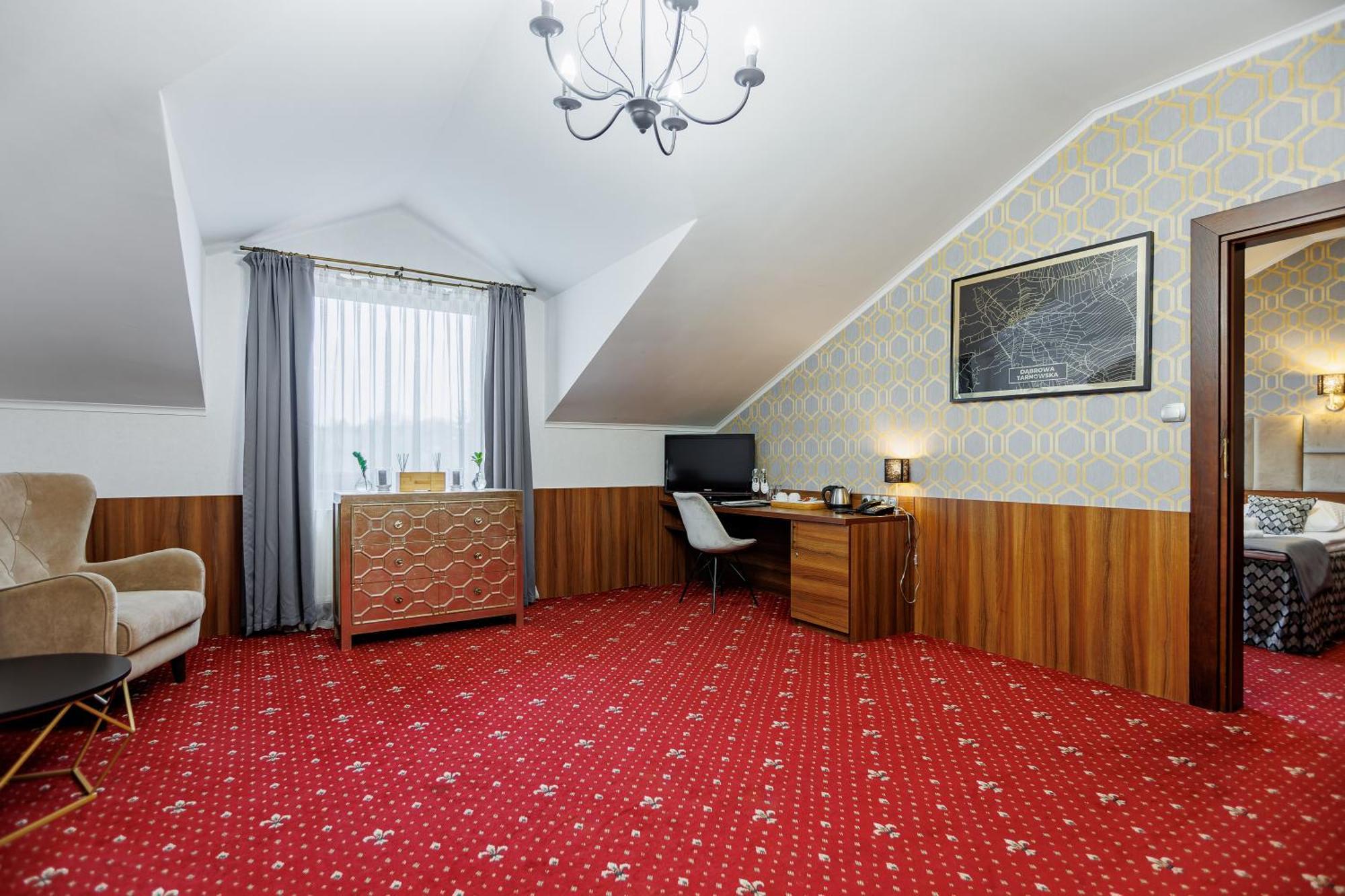 Hotel Cristal Park Dabrowa Tarnowska Ngoại thất bức ảnh