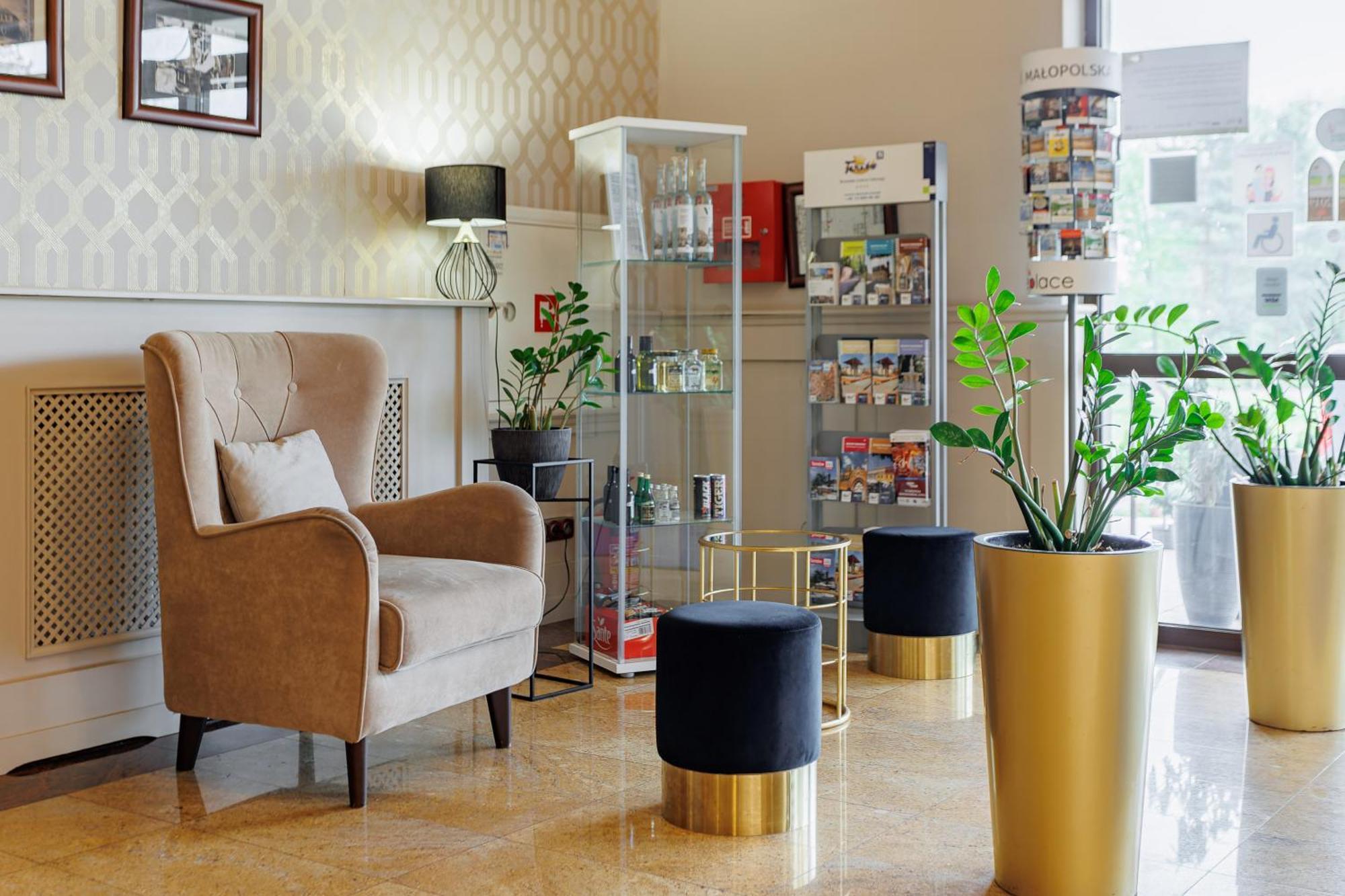 Hotel Cristal Park Dabrowa Tarnowska Ngoại thất bức ảnh