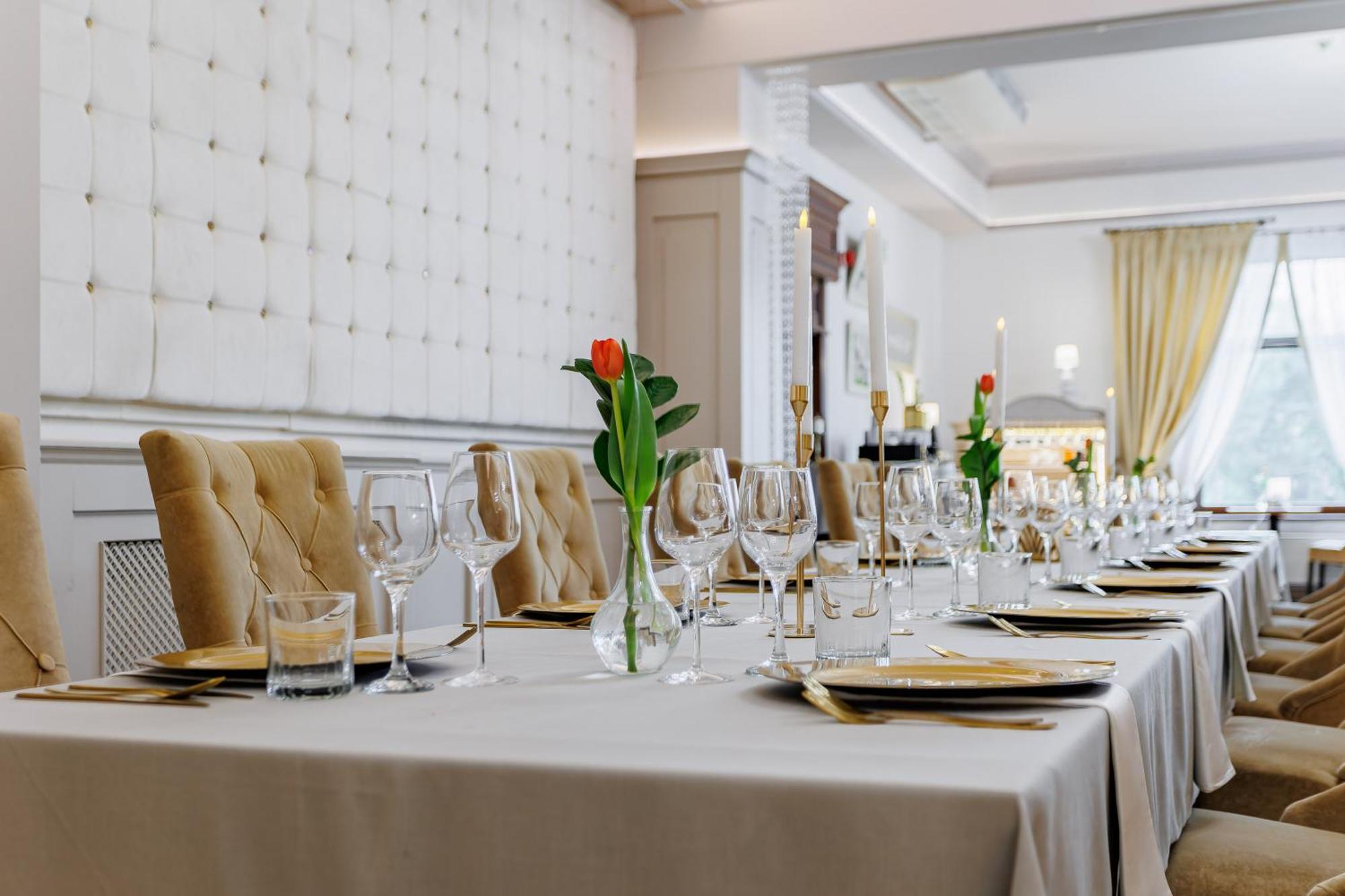 Hotel Cristal Park Dabrowa Tarnowska Ngoại thất bức ảnh