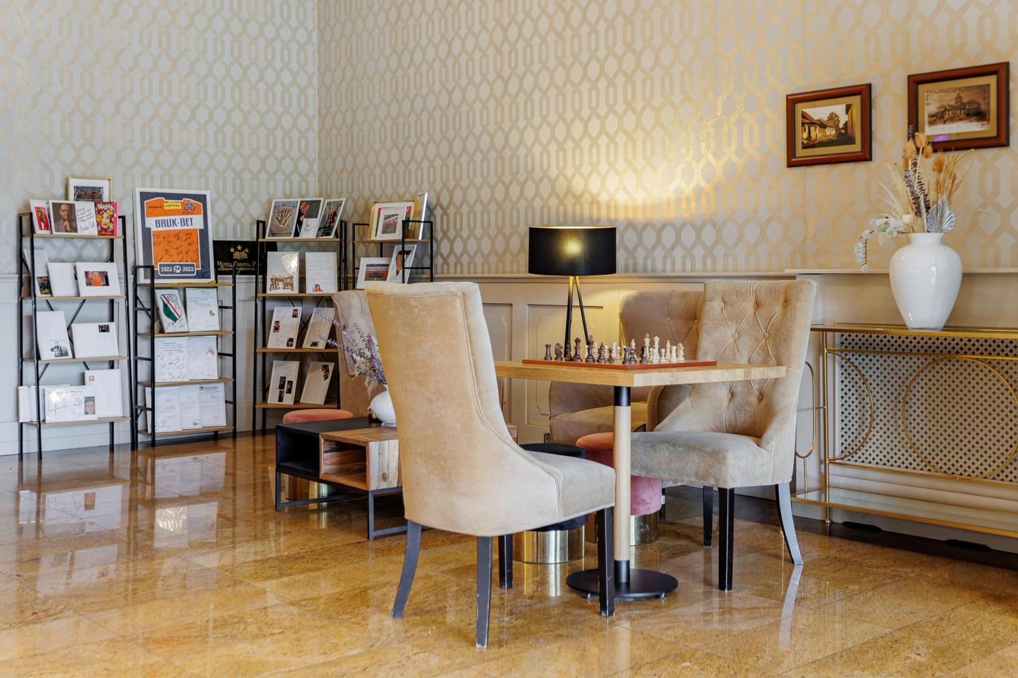 Hotel Cristal Park Dabrowa Tarnowska Ngoại thất bức ảnh