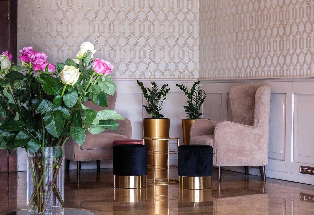 Hotel Cristal Park Dabrowa Tarnowska Ngoại thất bức ảnh